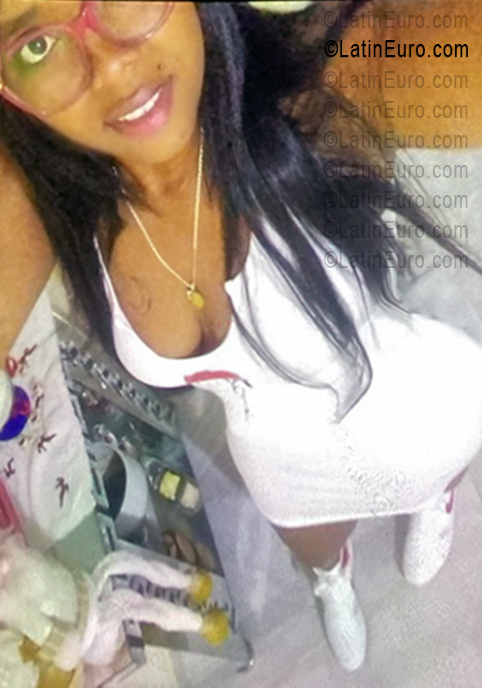 Date this passionate Dominican Republic girl Naty from Santo Domingo DO56124