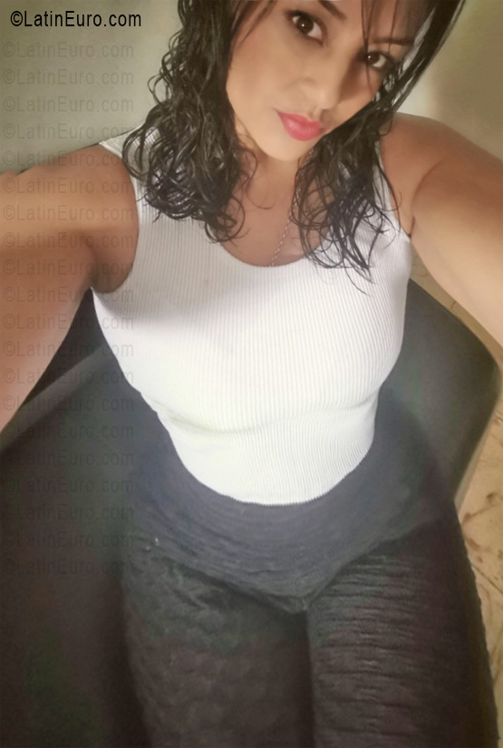 Date this georgeous Colombia girl Ana from Cali CO33659