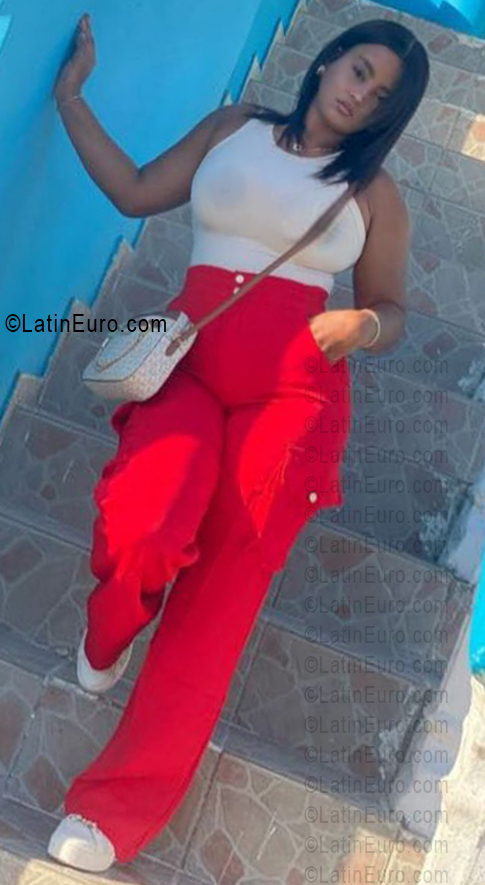 Date this fun Dominican Republic girl Greysi from Santo Domingo DO56180
