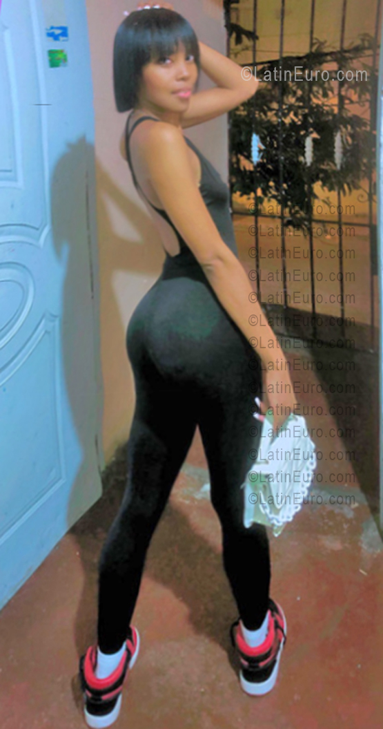 Date this nice looking Dominican Republic girl Jhoa from Rep&amp;uacute;blica Dominicana DO56259