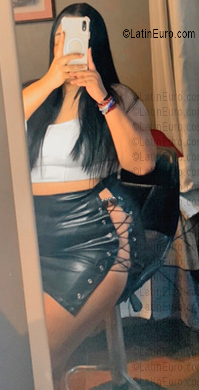 Date this voluptuous Mexico girl Val from Nuevo Leon MX2790