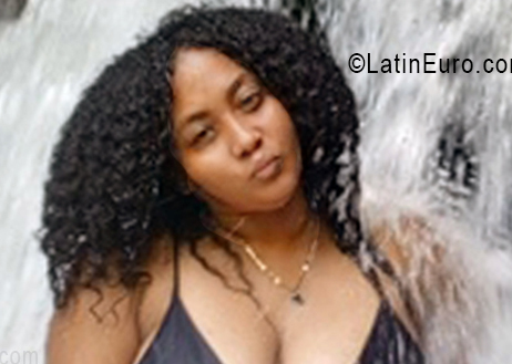 Date this voluptuous Venezuela girl Verlianis from Caracas VE5582