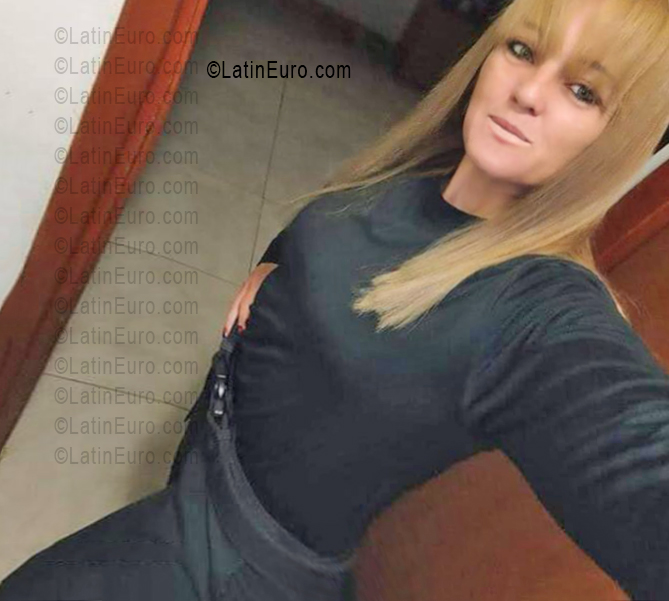 Date this georgeous Argentina girl Yanel from Magdalena AR1010