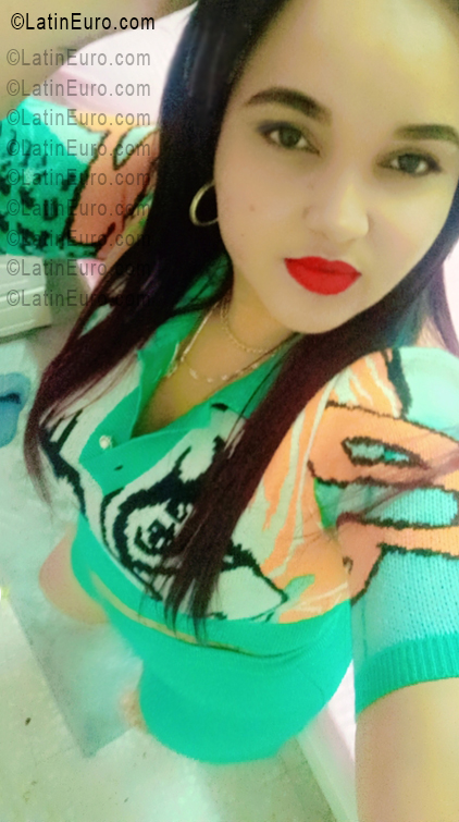 Date this beautiful Dominican Republic girl Isamar from Santiago DO56361