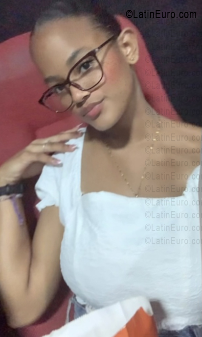 Date this sultry Dominican Republic girl Amaia from Santo Domingo DO56372