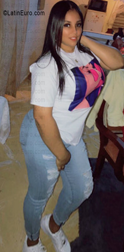 Date this athletic Dominican Republic girl Yelenny from Santo Domingo DO56386