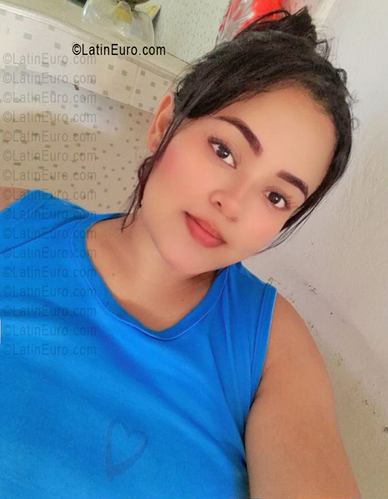 Date this young Colombia girl Dulce from Barranquilla CO33737