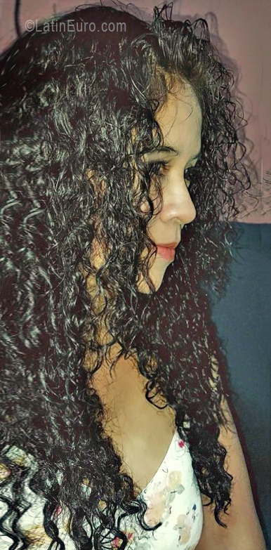 Date this foxy Guatemala girl Carolina from Guatemala GT201