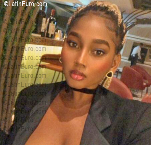 Date this fun Dominican Republic girl Lizag from Santo Domingo DO56489