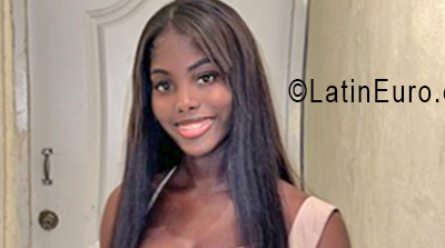 Date this pretty Dominican Republic girl Natalia from Romana DO56494