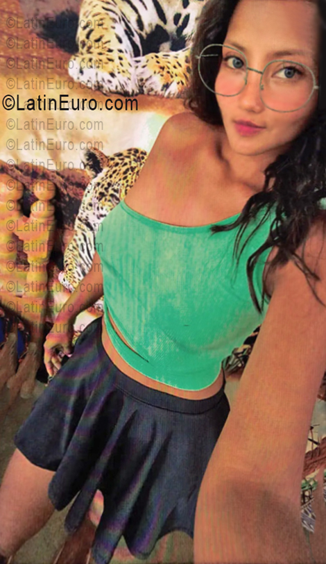 Date this young Ecuador girl Valeria from Portoviejo EC1146
