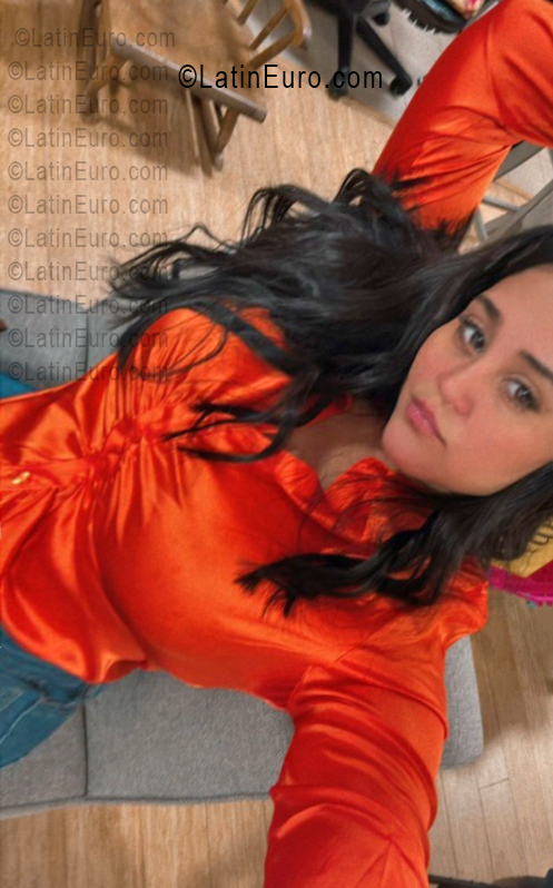 Date this charming Dominican Republic girl Elizabeth from Santo Domingo DO56535