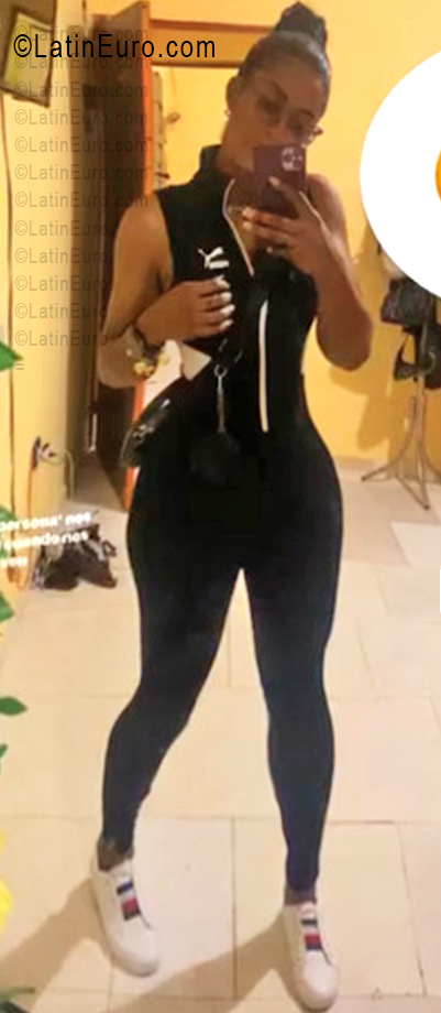 Date this passionate Dominican Republic girl Daniela from Barahona DO56595