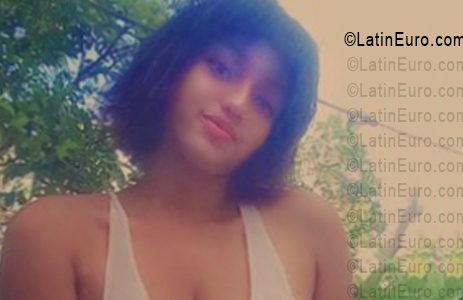 Date this hot Dominican Republic girl Franchesca from Santo Domingo DO56606