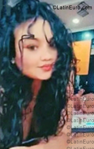 Date this foxy Colombia girl Milagros from Barranquilla CO33769