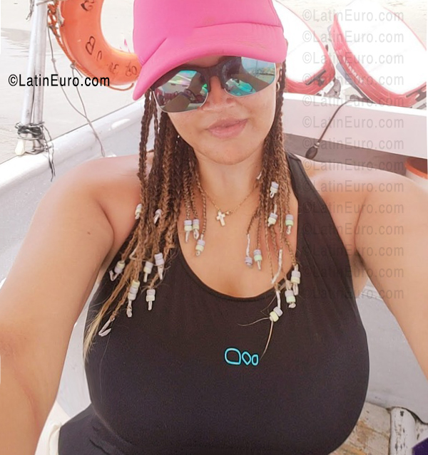 Date this stunning Colombia girl Jimena from Bogota CO33776