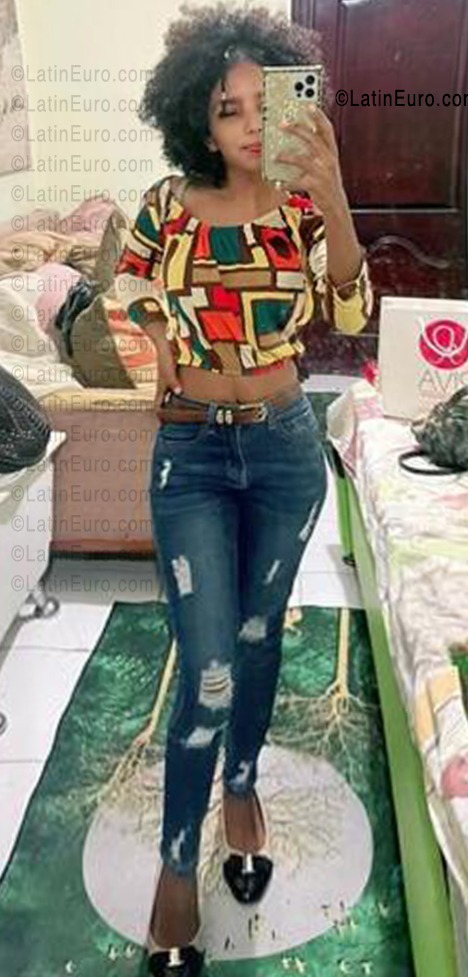 Date this happy Dominican Republic girl Yafreisi from La Altagracia DO56659