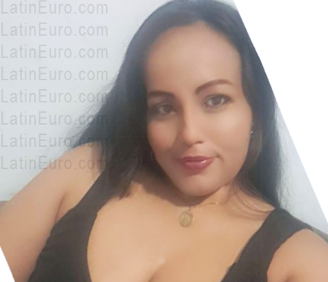 Date this hard body Colombia girl Sandra from Cali CO33781