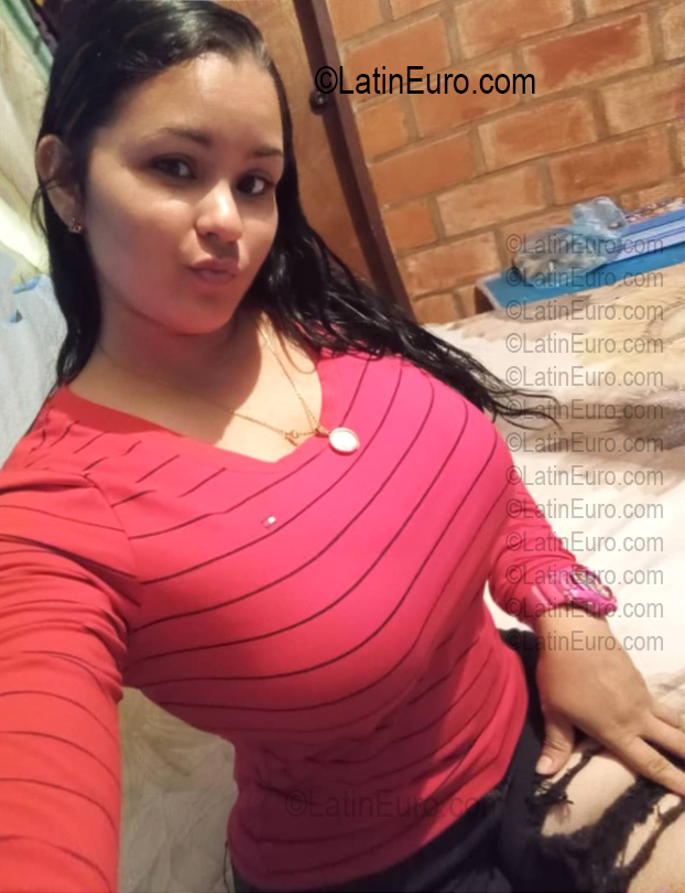 Date this hard body Venezuela girl Yolin from Caracas VE5724