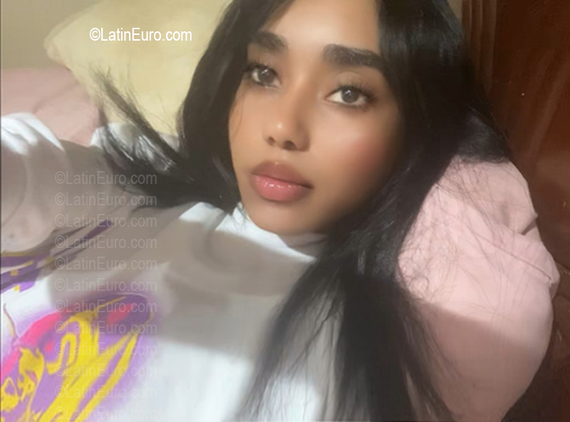 Date this passionate Dominican Republic girl Amelet from Santo Domingo DO56723