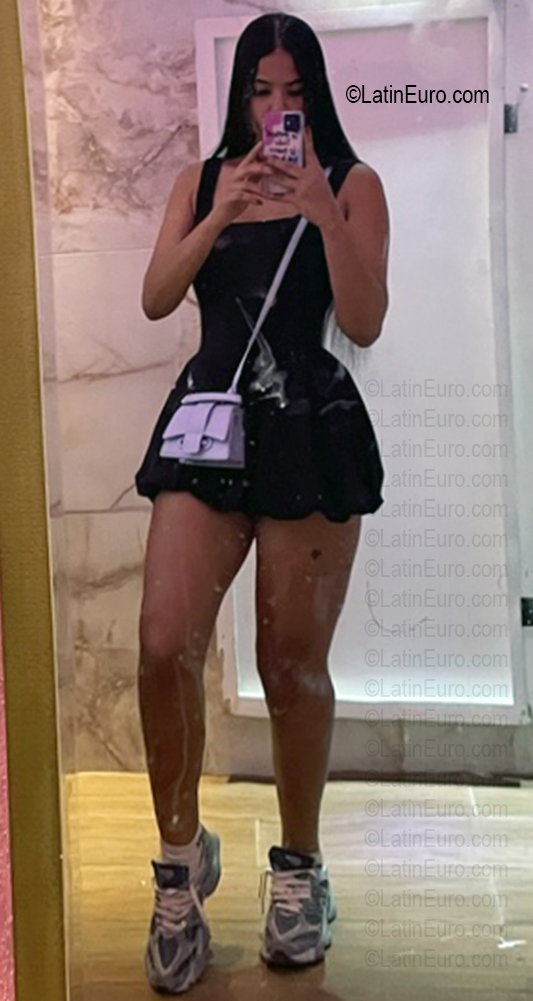 Date this tall Dominican Republic girl Esca from La Altagracia DO56753