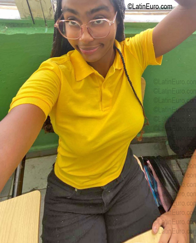 Date this hot Dominican Republic girl Luz from La Altagracia DO56780