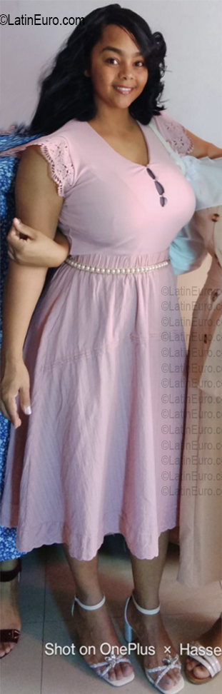 Date this exotic Dominican Republic girl Claribel from Santo Domingo DO56788