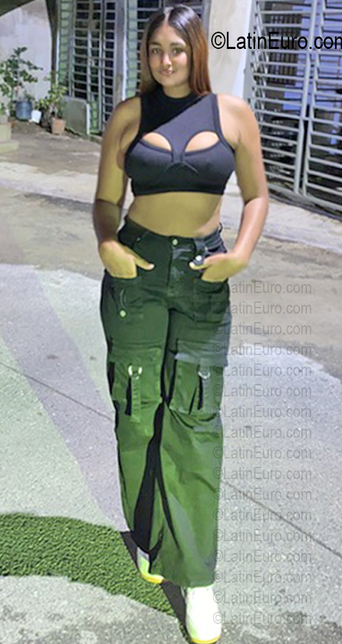 Date this pretty Dominican Republic girl Sanairy from Santo Domingo DO56792