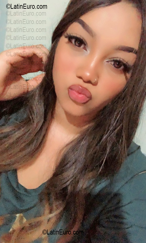 Date this sensual Dominican Republic girl Samanta Paola from Santo Domingo DO56844