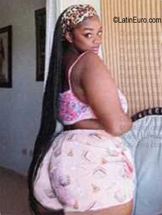 Date this passionate Dominican Republic girl Sihara from Santo Domingo DO56866