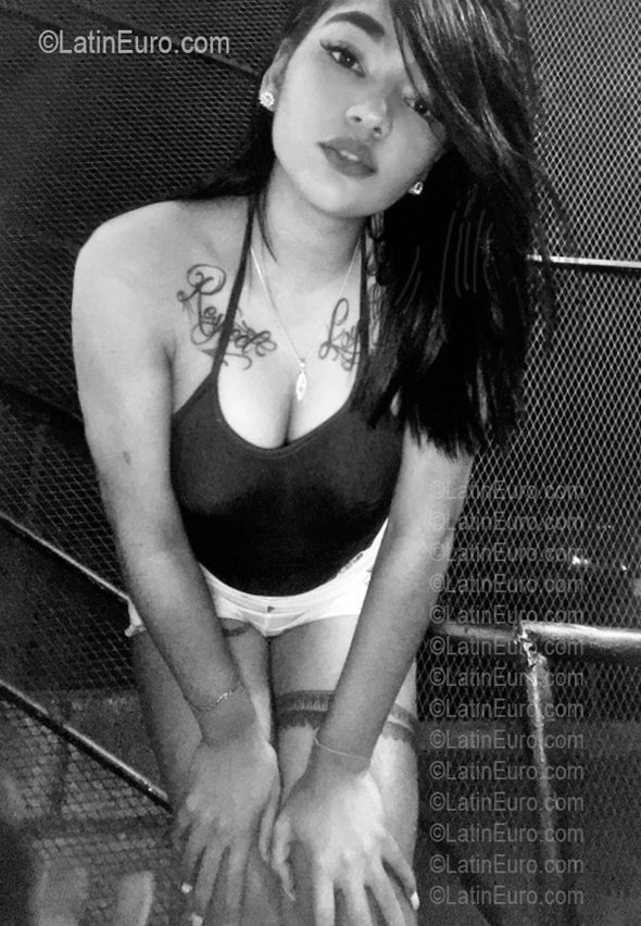 Date this hot Dominican Republic girl Katherine from Santo Domingo DO56893