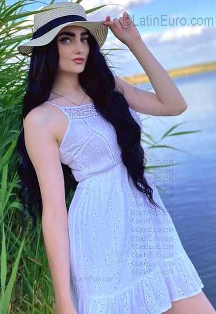 Date this athletic Ukraine girl Oli from Kherson UA97
