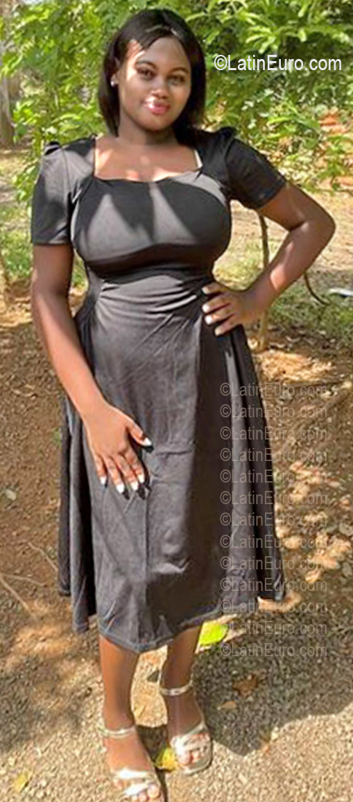 Date this sultry Dominican Republic girl Nelly from Santo Domingo DO56965