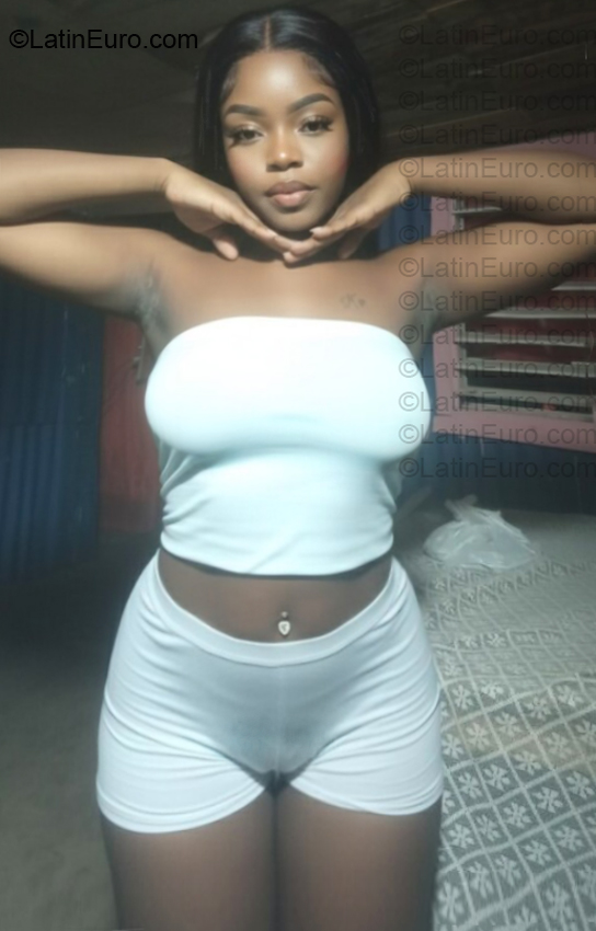 Date this beautiful Dominican Republic girl Yubi from Peravia Bani Rd DO57014