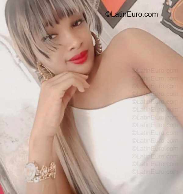 Date this foxy Dominican Republic girl Chantal from Monte Plata DO57027