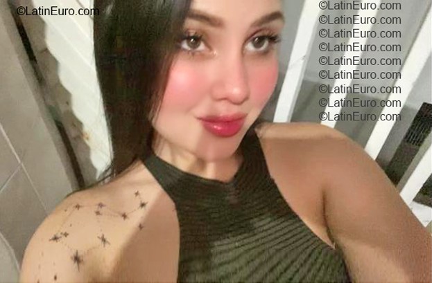 Date this gorgeous Colombia girl Angeles from Guajira CO33877