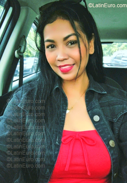 Date this cute Venezuela girl Lia from Caracas VE5759