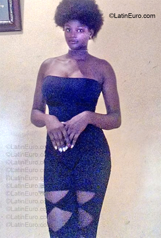 Date this georgeous Dominican Republic girl Woodnia from Santo Domingo DO57159
