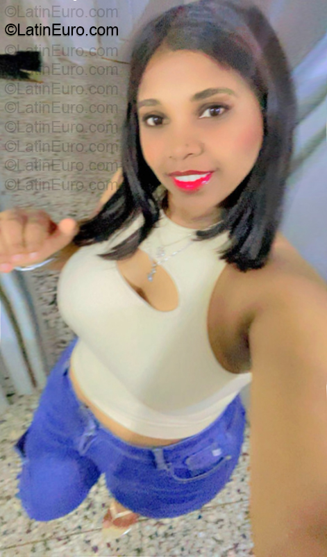 Date this lovely Dominican Republic girl Mara from Santo Domingo DO57191