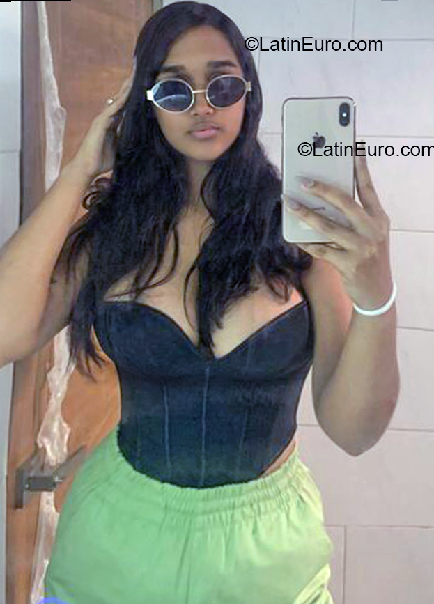 Date this foxy Dominican Republic girl Sofia Melany from Santo Domingo DO57211