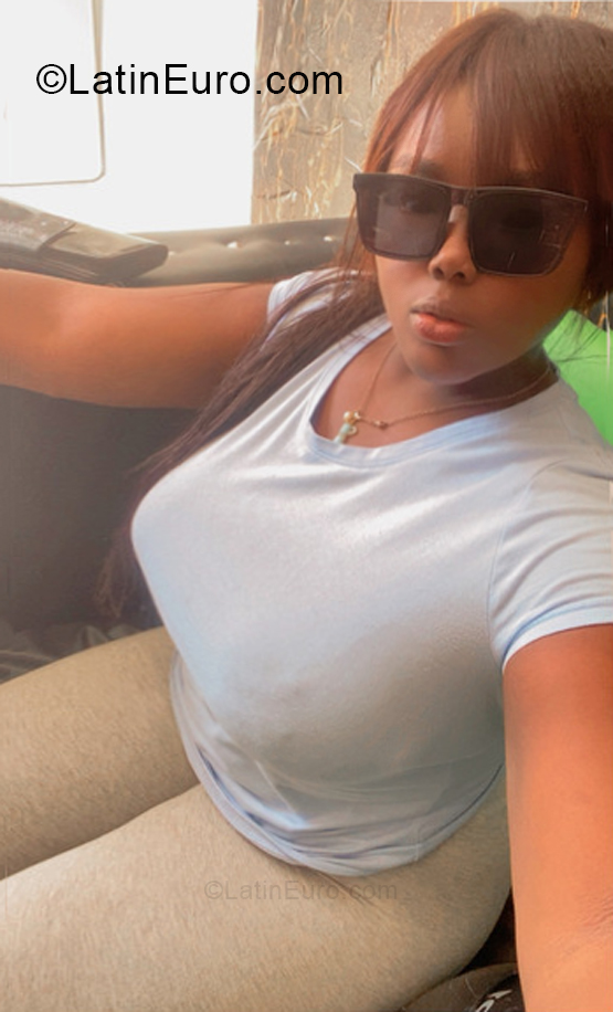 Date this sensual Dominican Republic girl Luz from Santo Domingo DO57246