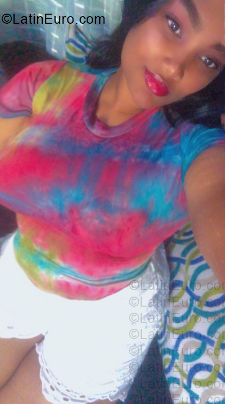 Date this attractive Dominican Republic girl Nixe from Moca DO57249