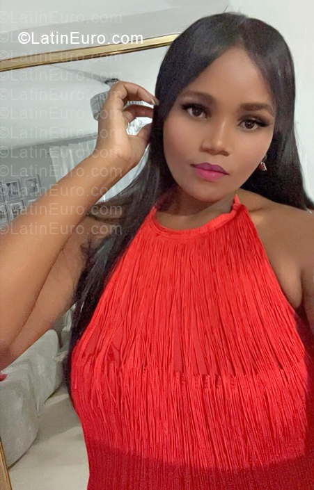 Date this foxy Dominican Republic girl Cami from Santo Domingo DO57319