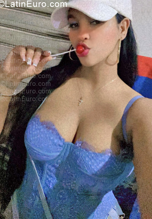 Date this tall Dominican Republic girl Fatima from Santiago DO57327